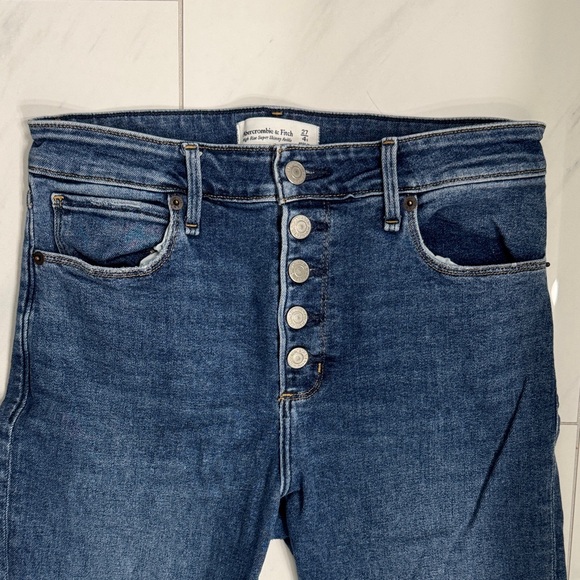 A&F - Picture 2 of 4